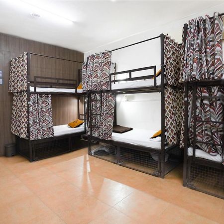Hide-In Hostel Delhi Нью-Дели Экстерьер фото