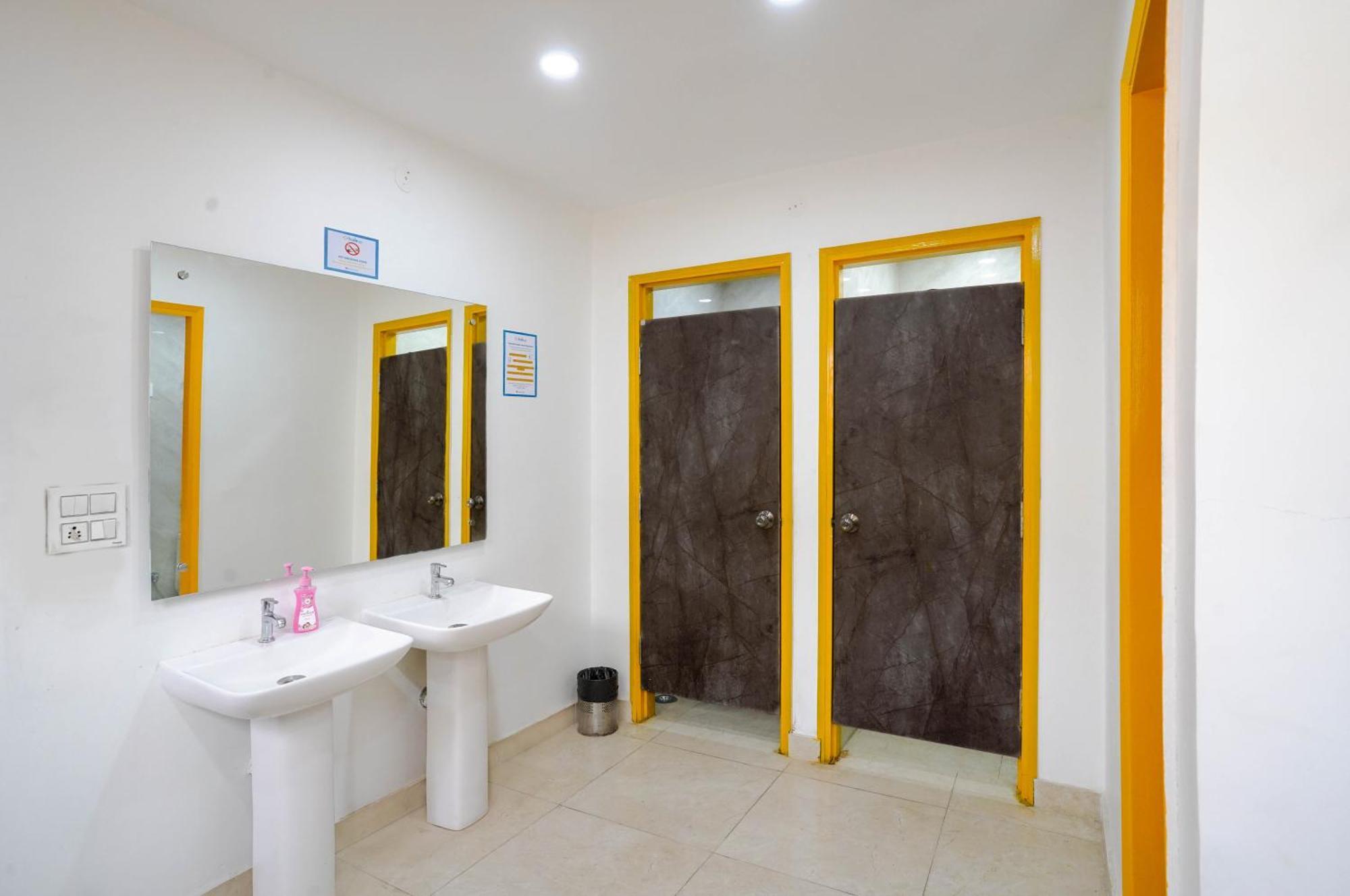 Hide-In Hostel Delhi Нью-Дели Экстерьер фото